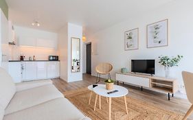 Europe/Flandres Stations Apartment With Balcony!